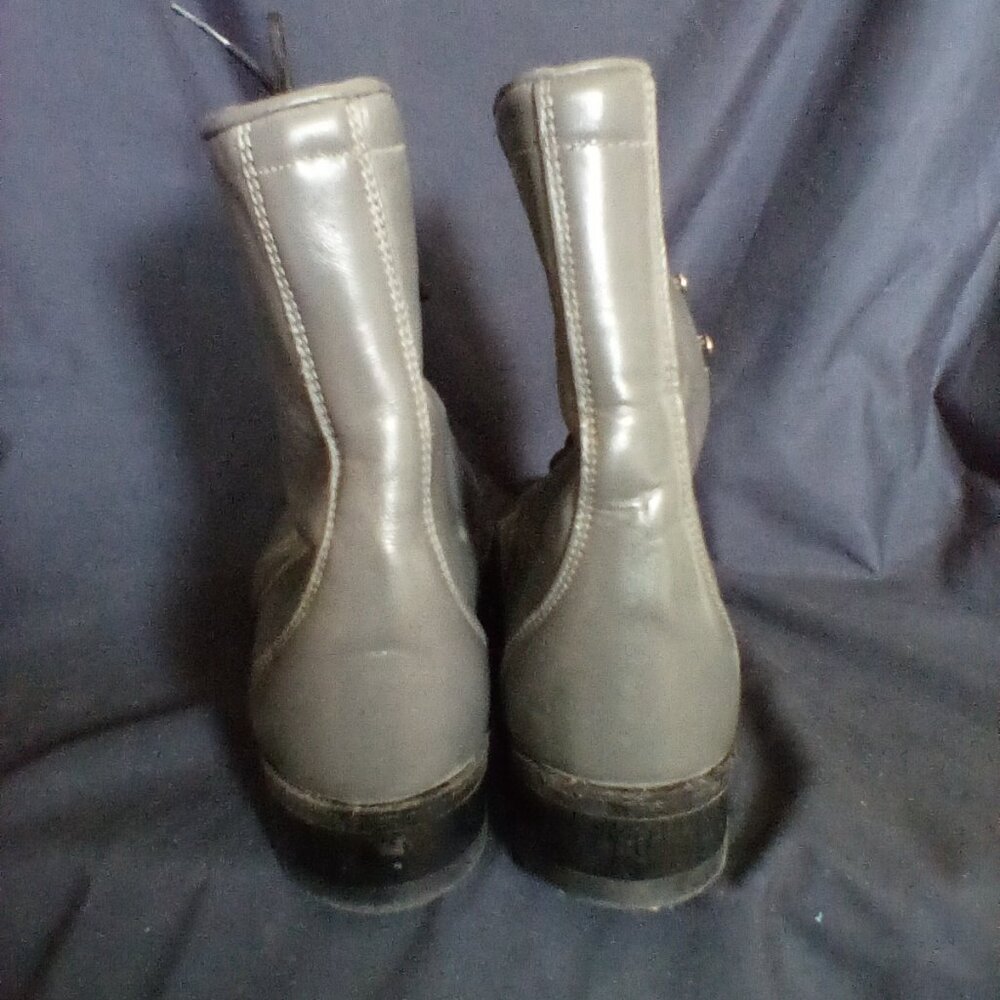 Boots - Picture 3 of 6